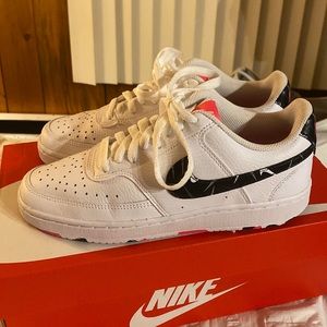 Nike Court Vision Low